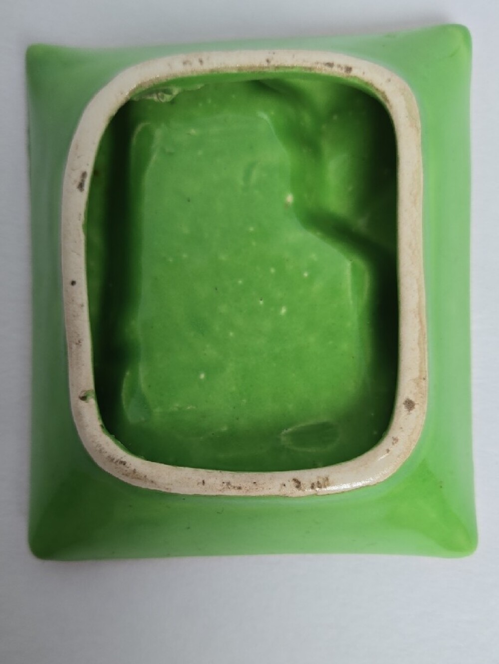 Vintage Green New Hampshire State-Shaped Ceramic Ashtray with Gold Trim - Picture 11 of 14